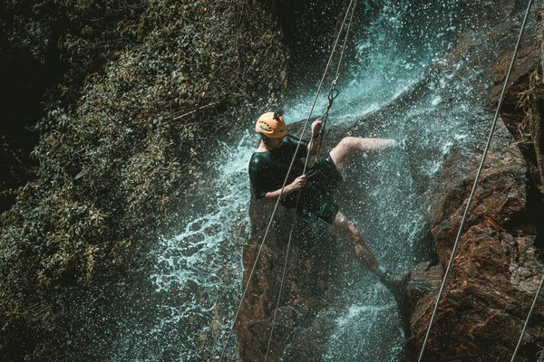 Que faire en hérault : plongez dans l'aventure canyoning !